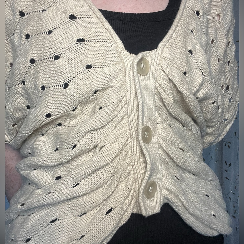 Chic Cream Knit Cardigan with Button Detail